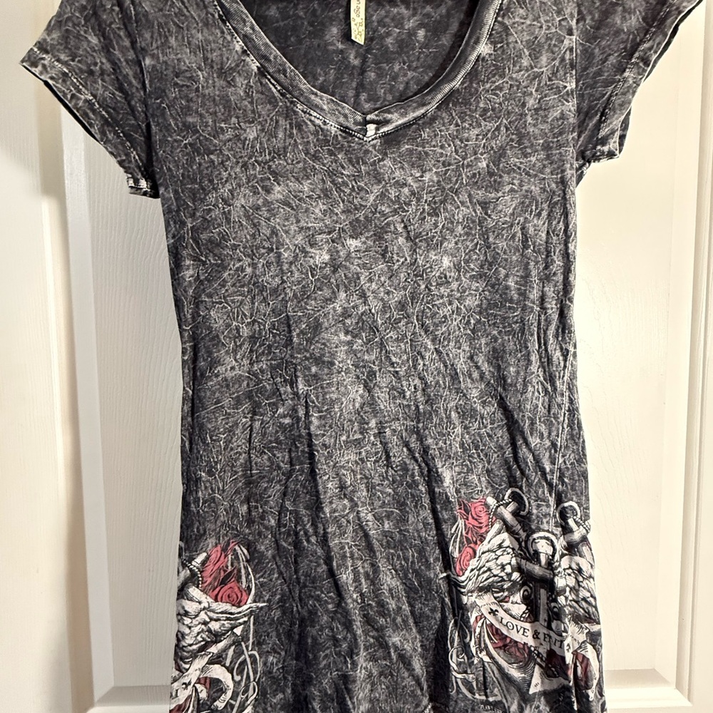 American Age Black Graphic Short Sleeve Top